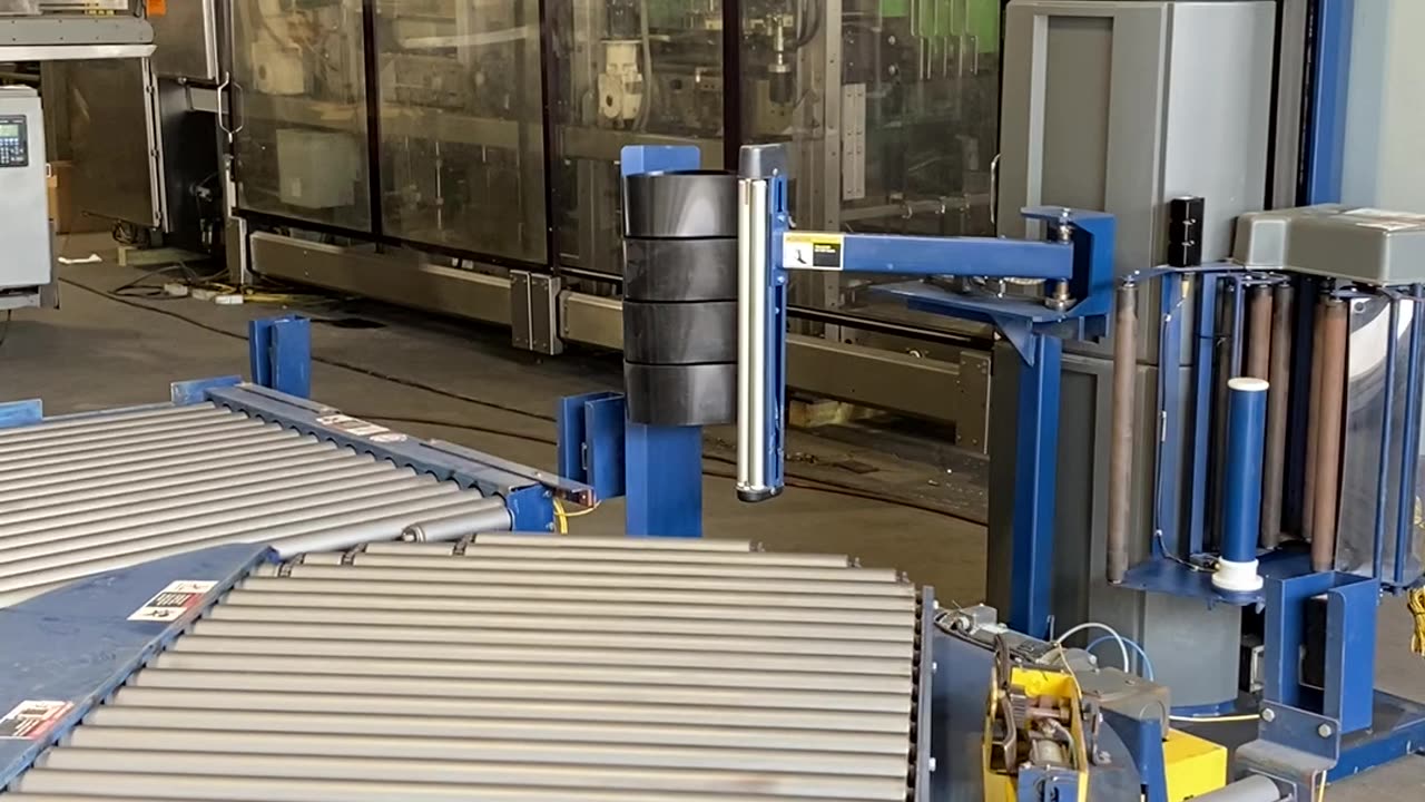 Lantech Q-600 Series Automatic Pallet Stretch Wrapper