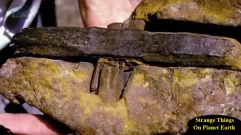 400 Million Year Old Hammer discovered In Texas