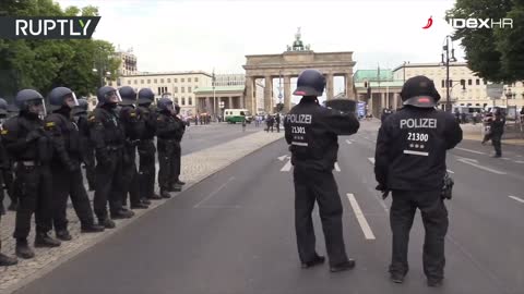 Njemačka policija privodi prosvjednike