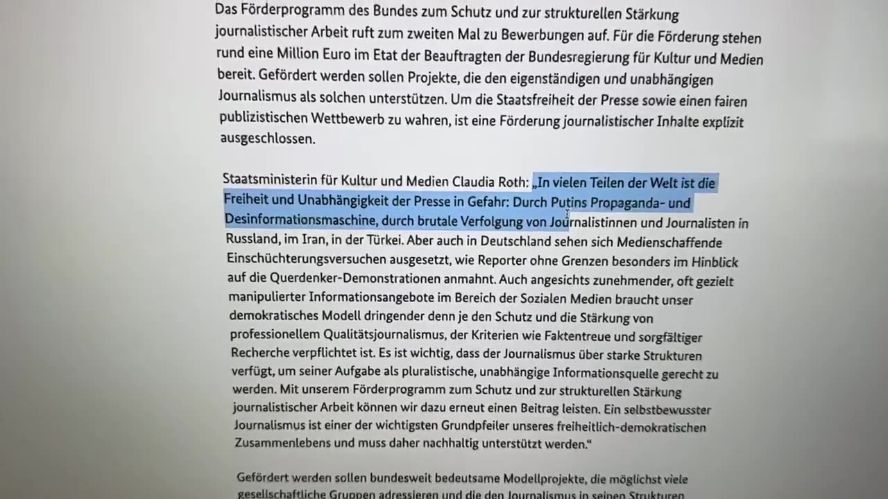 WAHNSINN! Claudia Roth will Faktenchecker "unabhängig" bezahlen 🤡@Kolja