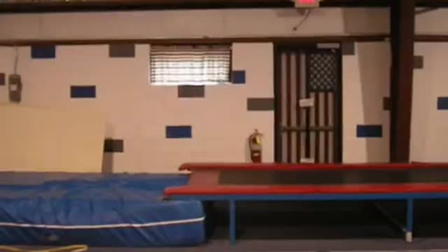 HOW TO DO A SIDE FLIP (SIDE-SOMI) TUTORIAL (steps and examples) - Gymnastics Parkour Free Running