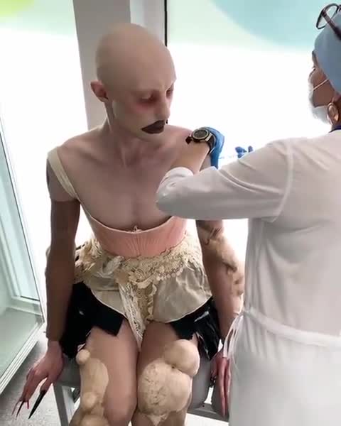 Una prueba de que no solo vacunan en el planeta tierra