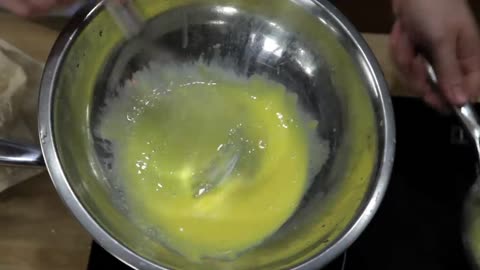 How to make hollandaise in just 1 minute