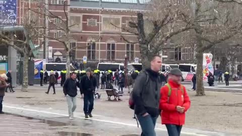 Museumplein Amsterdam begint drukker te worden