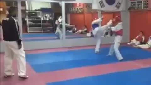 Red vest taekwondo slip