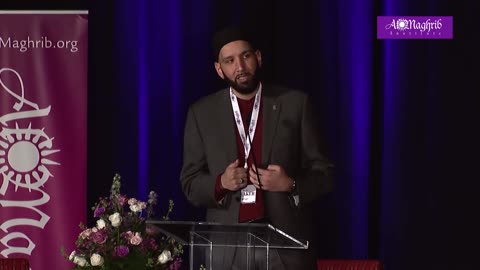 How to stop getting distracted during Salah Sh Omar Suleiman