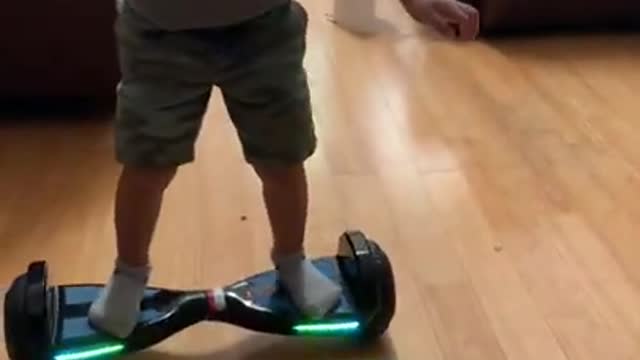 4 years old in hoverboard