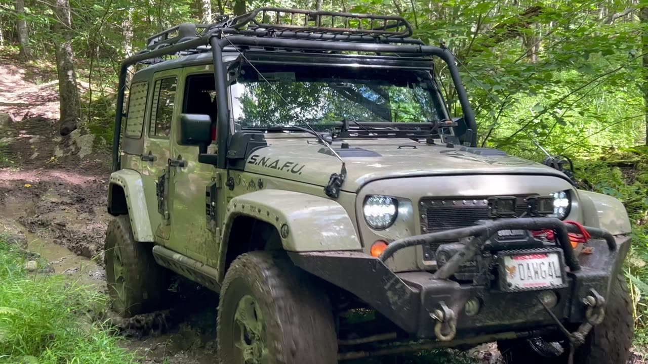 Jeeps doing the obstacle course