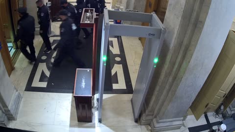 0163USCH01HouseCarriageDoor_2021-01-06_14h12min30s150ms.mp4