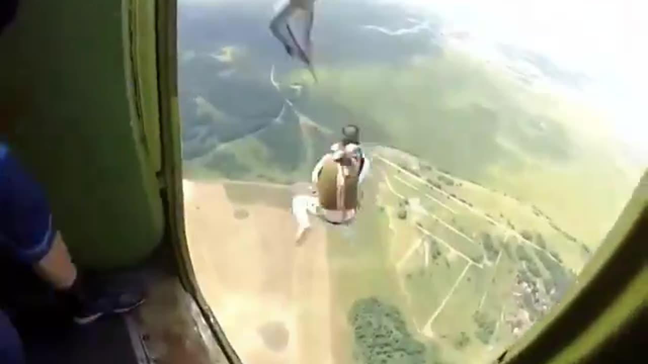 Skydiver changes her mind in last second