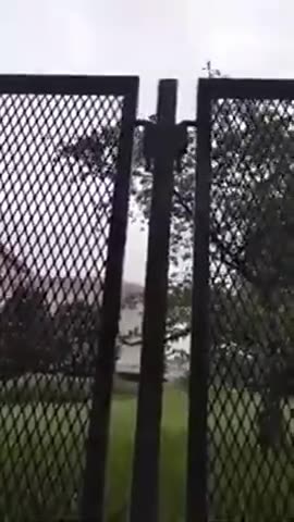 Nancy Drew FENCES AROUND THE SUPREME COURT