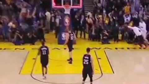 Steph Currys amazing Half Court Shot