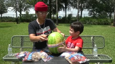 WATERMELON vs 500 RUBBER BAND