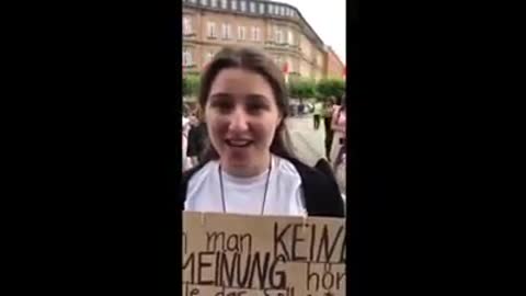Hier sind die Querdenker von Berlin gegen die politischen Maßnahmen !