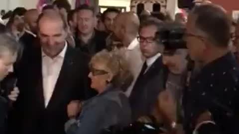 Quand les gens comprendront-ils qu’ils se foutent littéralement de notre gueule depuis le début?