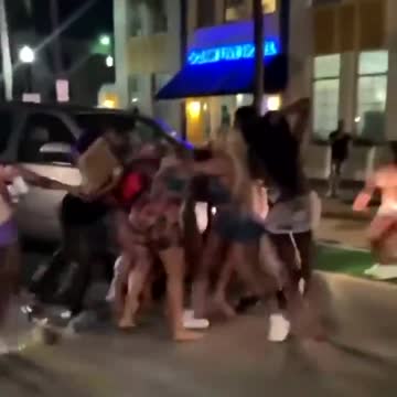 2021 Miami Spring Break - Brawl - Blacks fight on the street
