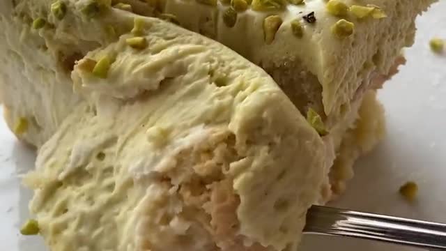 Oggi ci sentiamo molto molto molto dolci con il nostro Tiramisù al Pistacchio