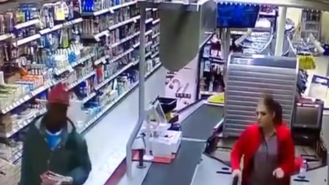 Note To Shoplifters, Don't Mess With This Cashier!