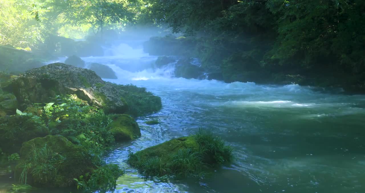 Natural sounds - Listening to the babbling in the fantastic river fog and light rays 30 minuts