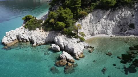 The beach is harmony with the rocks.