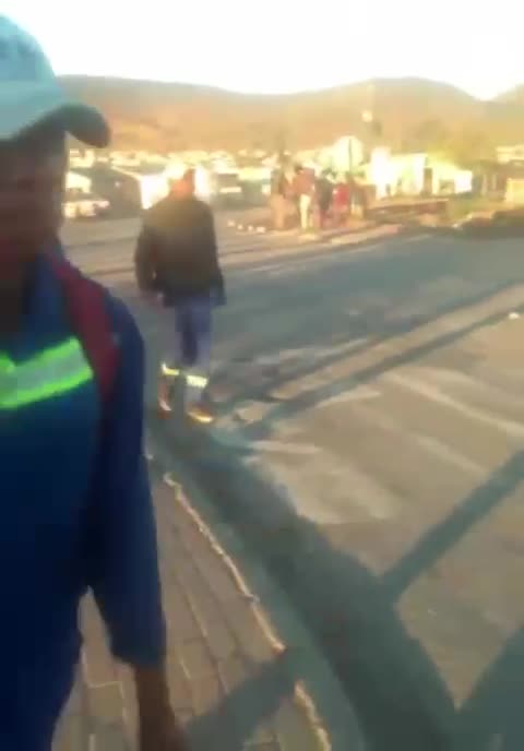 Lesotho and Zimbabwean nationals clash in South Africa over jobs