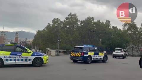 Sale de Barcelona el primer convoy con material y equipos hacia València