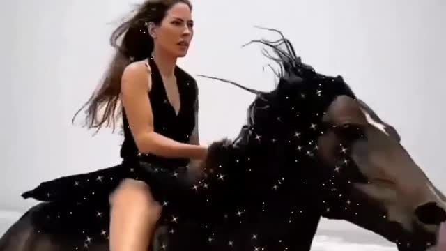 UAE🇦🇪 girl riding on horse