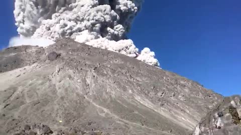 Shocking !! Merapi Eruption Throws Huge Smoke and Materials into Air