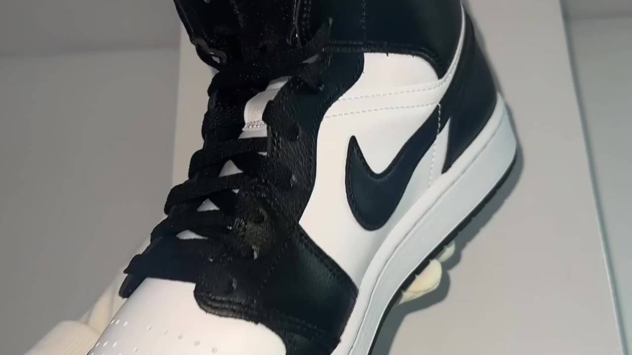 unbox jordan 1 mid with me