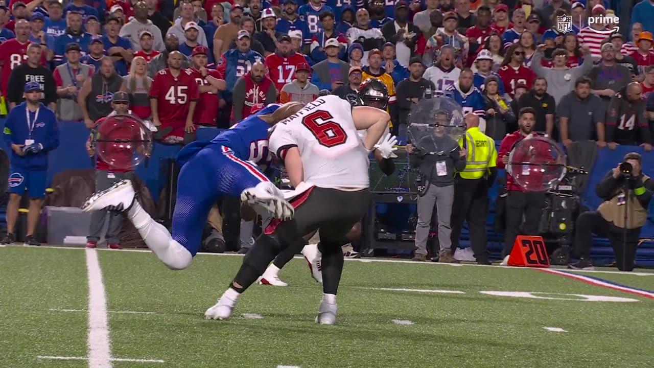 Mayfield enters Houdini mode spinning out of sack for chain-moving 11-yard scramble