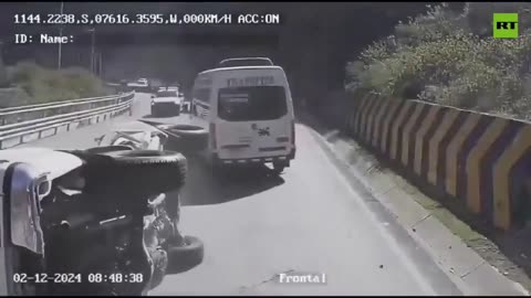 Huge boulder slams into truck in Peru