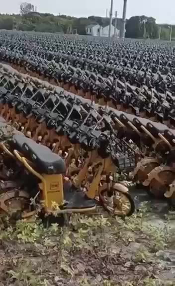 Il cimitero degli scooter elettrici in Francia