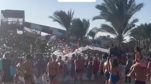 Russians celebrating in Egypt after missiles hit power stations causing 10 million people to not