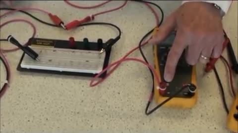 How to measure Voltage Resistance and Current with a Digital MultiMeter_360p