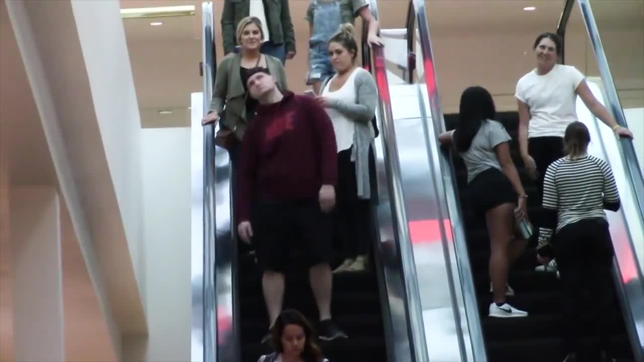 AWKWARD DANCING ON THE ESCALATOR PRANK VIDEO