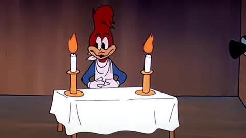 PICA PAU EM PORTUGUÊS-VIVENDO EM UM BURACO