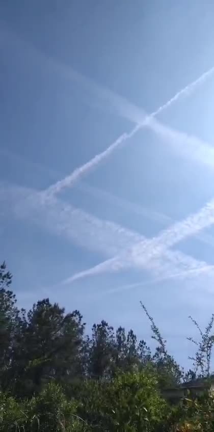 Chemtrails now trending on Twitter. People are starting to ask serious questions