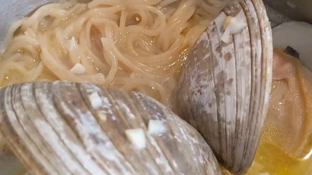 Garlic Lemon Butter clams with Rice ramen noodles