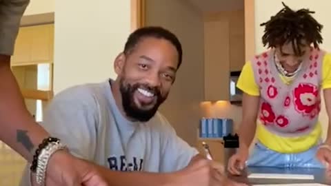 Will talks about East Vs West coast while show book signing (Hilarious)