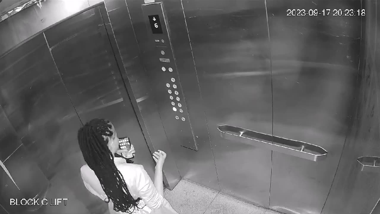 See what this girl does in the elevator alone.