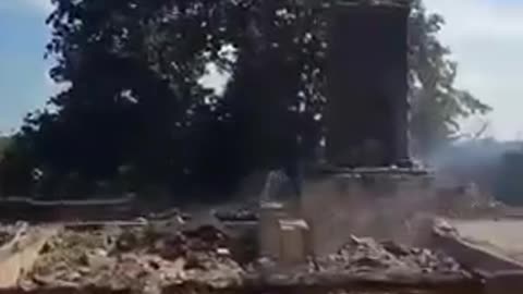 Zcela zničený klášter všech svatých země ruské který zapálili ustupující nacisté