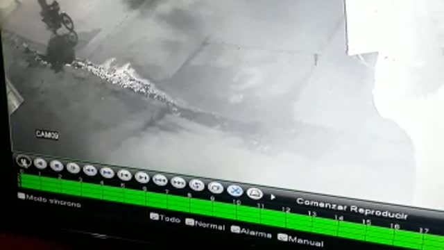 Hombres roban moto parqueada en el barrio Bellavista