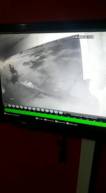 Hombres roban moto parqueada en el barrio Bellavista