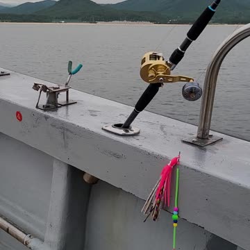 Waiting for octopus fishing to depart