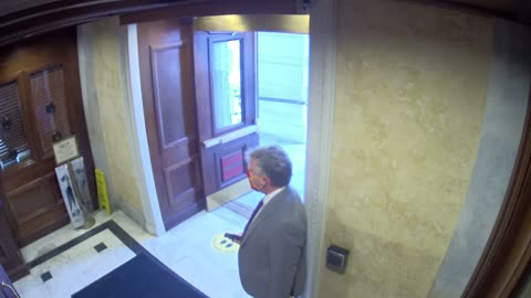 0181USCH01SouthDoorVestibule_2021-01-06_12h20min01s733ms.mp4