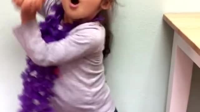 Hilarious rendition of Baby Bumblebee by cute 3 year old