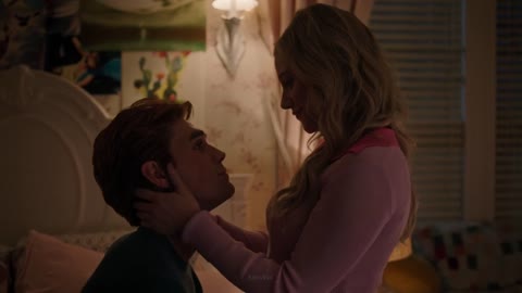 Riverdale 6x06 Archie and Betty kiss "..for us to be there for each other""