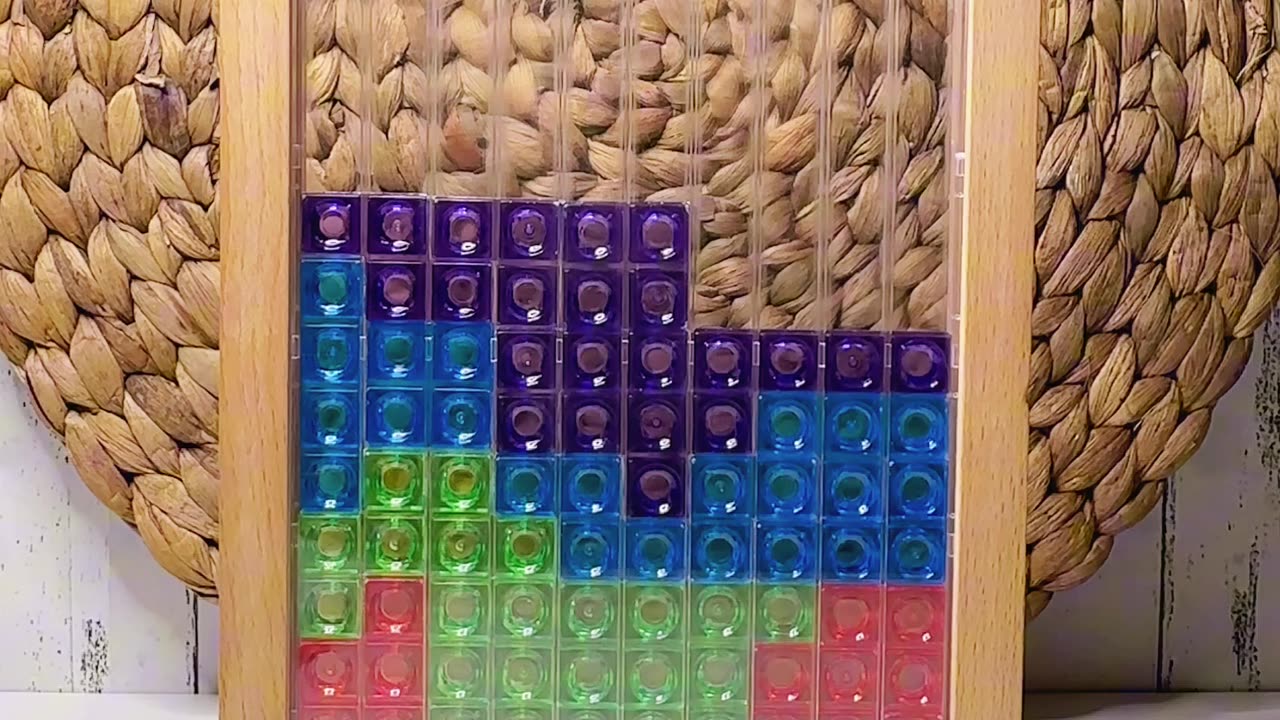 PLAYING COLORFULL TETRIS BLOCKS PUZZLE