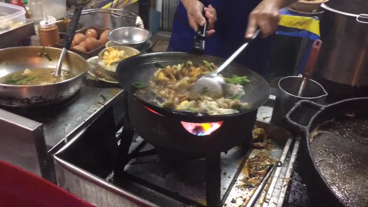 cooking in Thailand