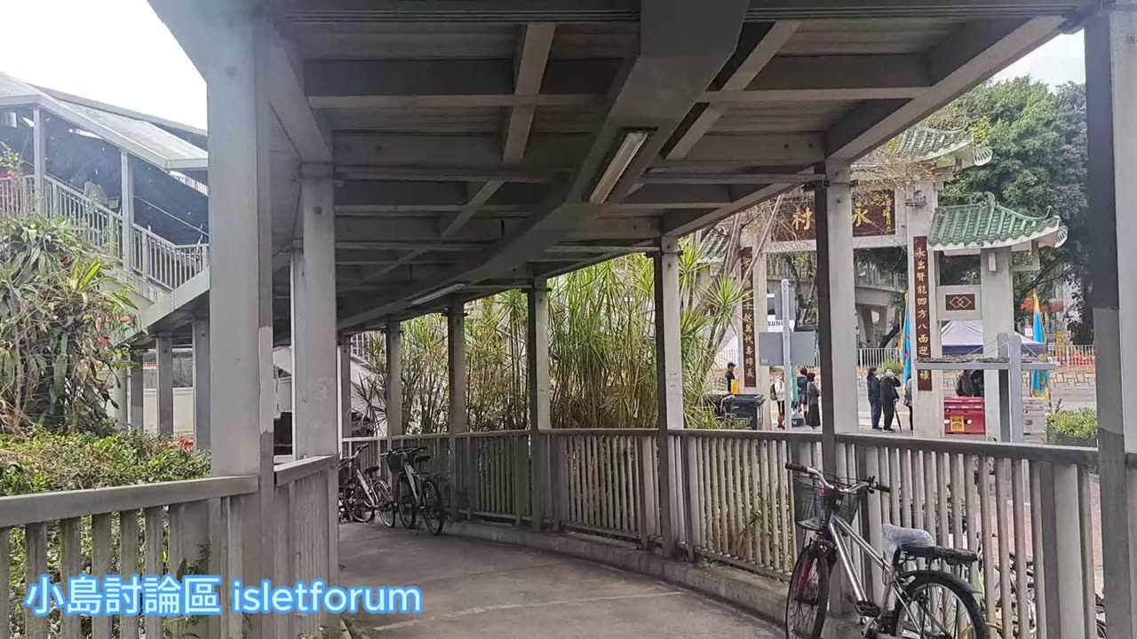 輕鐵藍地站永安村行人天橋 Light Rail Lam Tei Station walkway